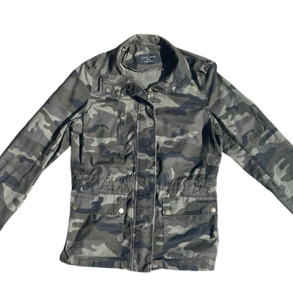Love Tree Camo Jacket Size Large - Picture 2 of 7